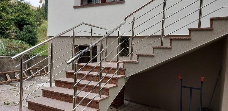 Balustrady zewnętrzne nierdzewne